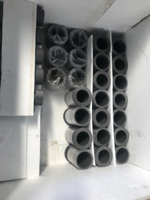 알루미늄 산업용 디가스화 그래피트 튜브 대량 밀도 1.72g 1.85g 100% 탄소